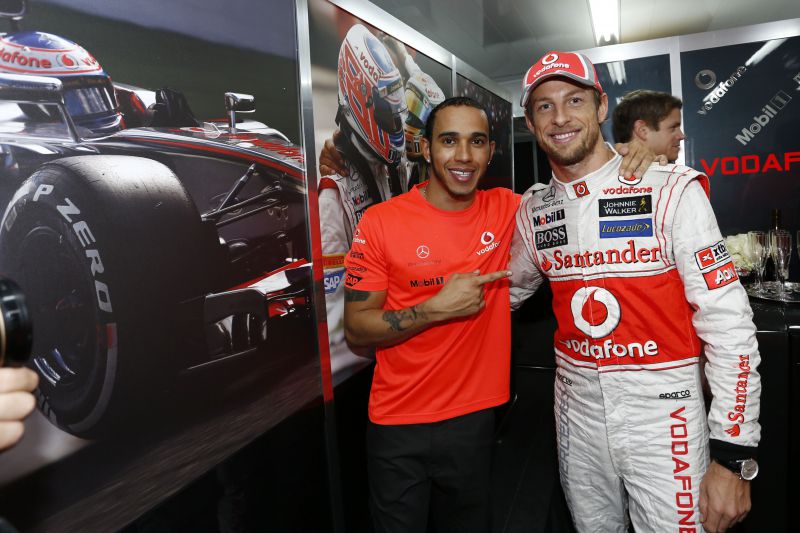 Hamilton, Button