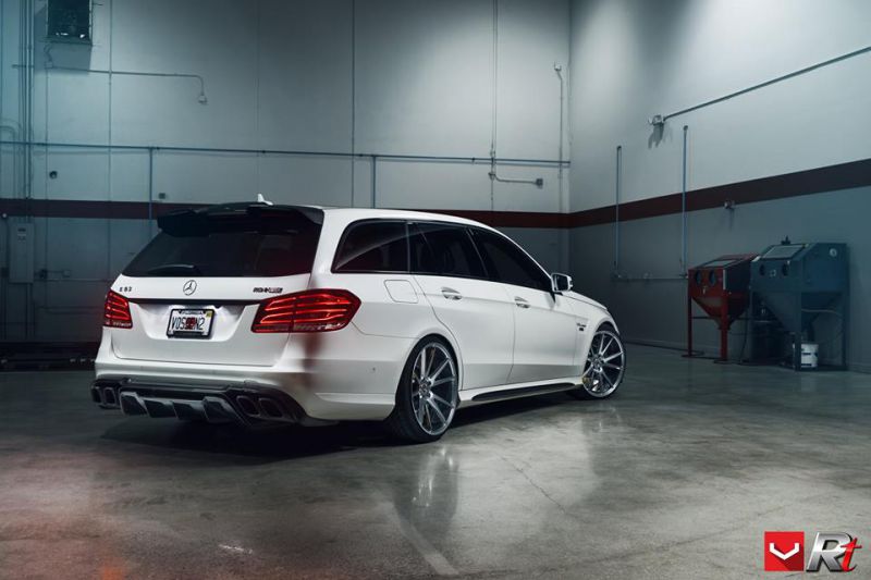 renntechmercedese63amg02