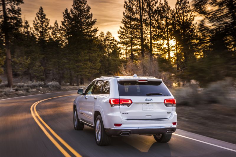 jeepgrandcherokeesummit02