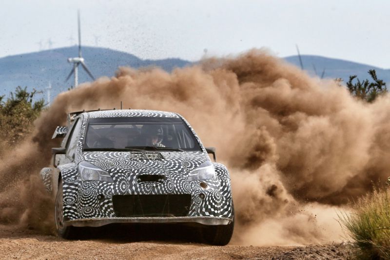 Toyota_Yaris_WRC_3_kicsi