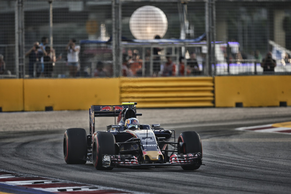 sainz-szingapúr-2016