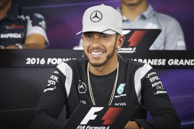 hamilton-suzuka-press-mercedes