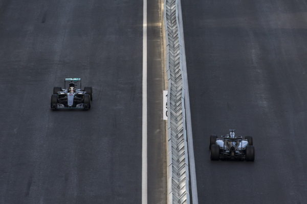 hamilton-rosberg-baku