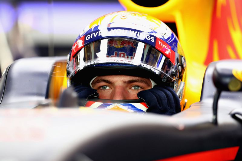 verstappen-abudhabi-redbull-1