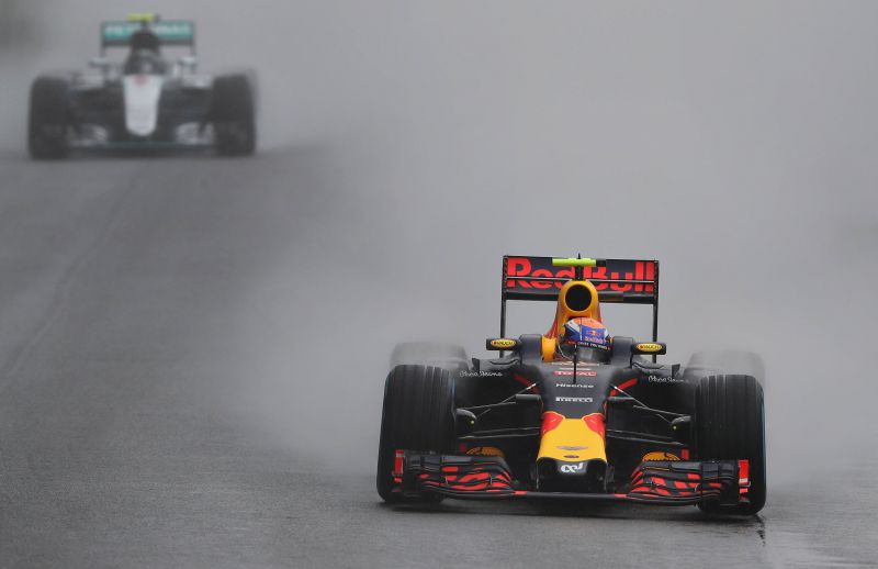 verstappen-rosberg-interlagos-redbull