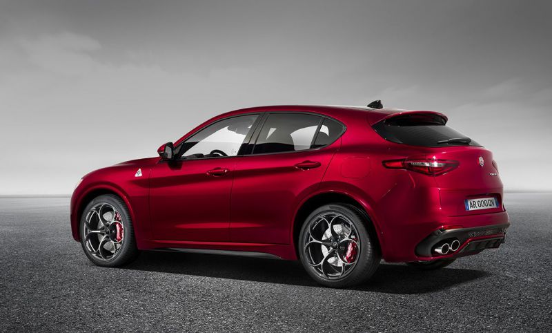 alfa-romeo-stelvio-2016-la-2